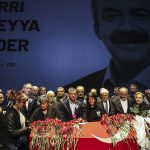 sirri-sureyya-onderin-cenaze-toreni-son-yolculuguna-ugurlaniyor-17463536296777_1